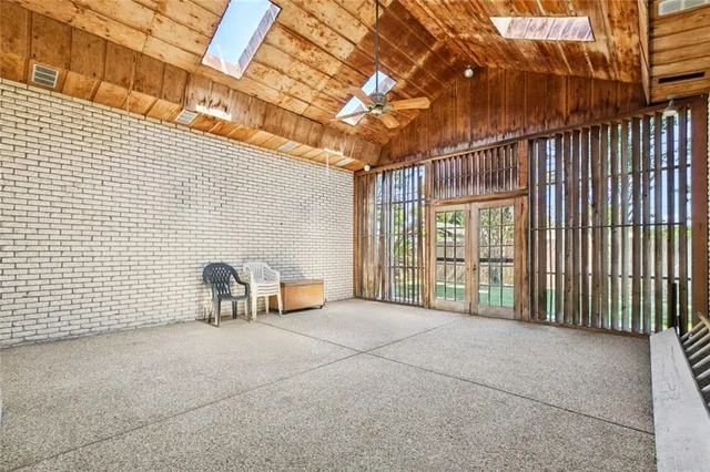 $260,000 | 2437 Charles Drive, Chalmette, LA 70043