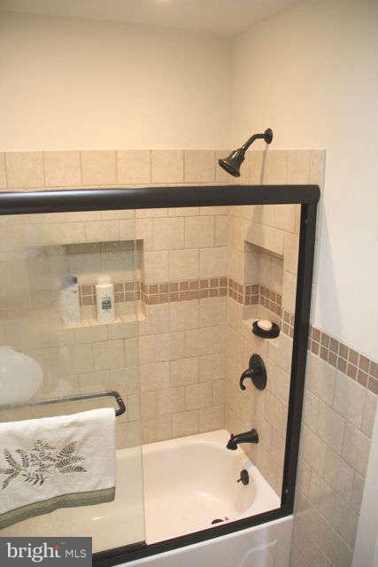 1140 Roland Heights Avenue Baltimore, MD 21211 - Photo 24 of 30 Bath