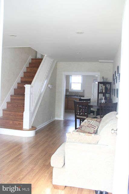 1140 Roland Heights Avenue Baltimore, MD 21211 - Photo 5 of 30 Living Room