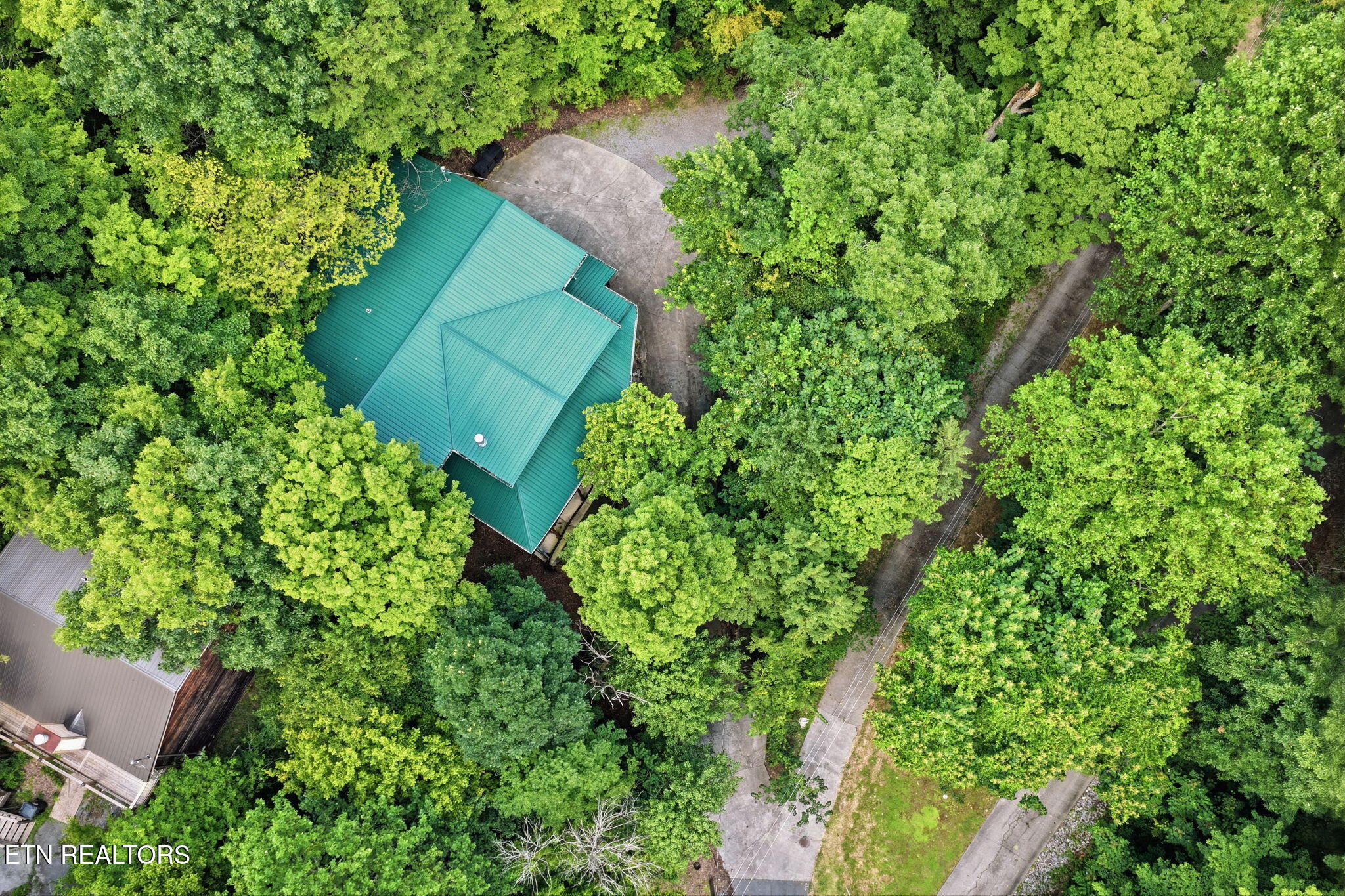 2202 Applewood Road Sevierville, TN 37862 - Photo 53 of 53 10-web-or-mls-008_DJI_20260729154708_020
