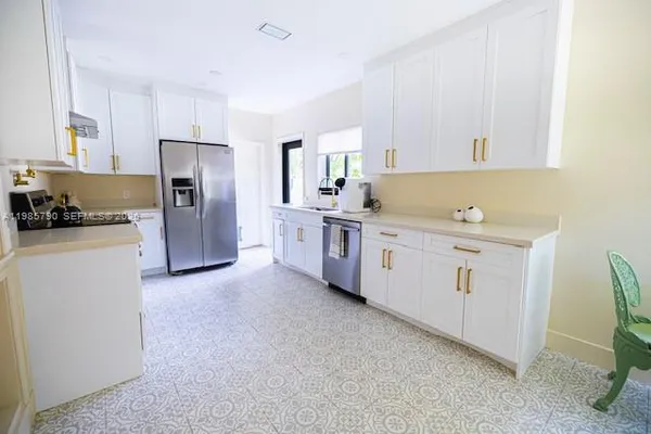 $3,800 | 375 De Soto Drive, Miami Springs, FL 33166