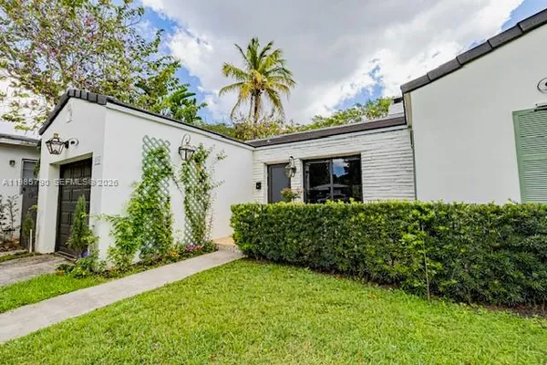 $3,800 | 375 De Soto Drive, Miami Springs, FL 33166