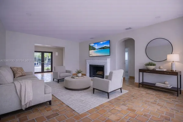 $3,800 | 375 De Soto Drive, Miami Springs, FL 33166