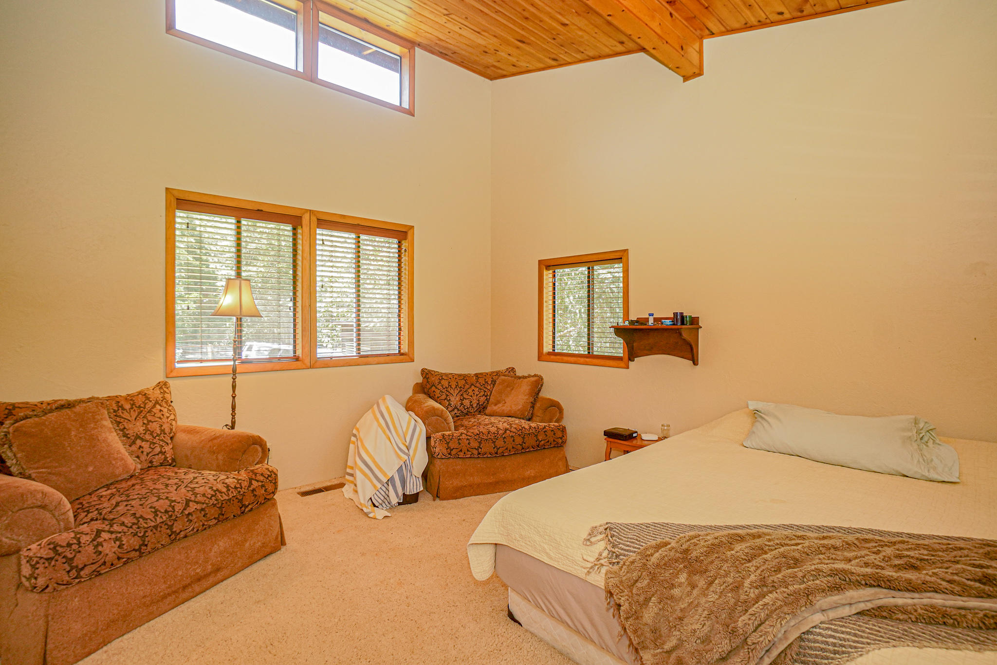 1212 Hogan Road Jacksonville, OR 97530 - Photo 32 of 59 Gallery Image 32