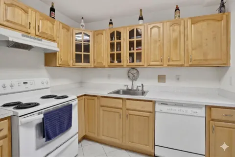 $169,900 | 400 Northeast 12th Avenue, Unit 405, Hallandale Beach, FL 33009