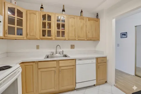 $169,900 | 400 Northeast 12th Avenue, Unit 405, Hallandale Beach, FL 33009
