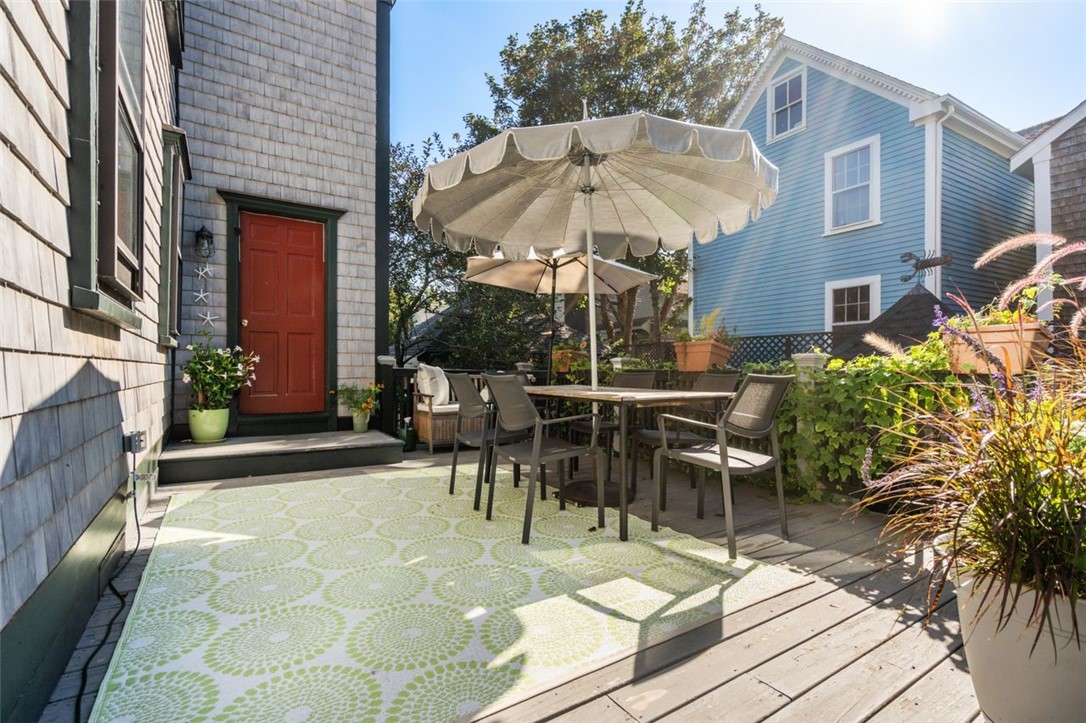 16 Bridge Street Newport, RI 02840 - Photo 11 of 31