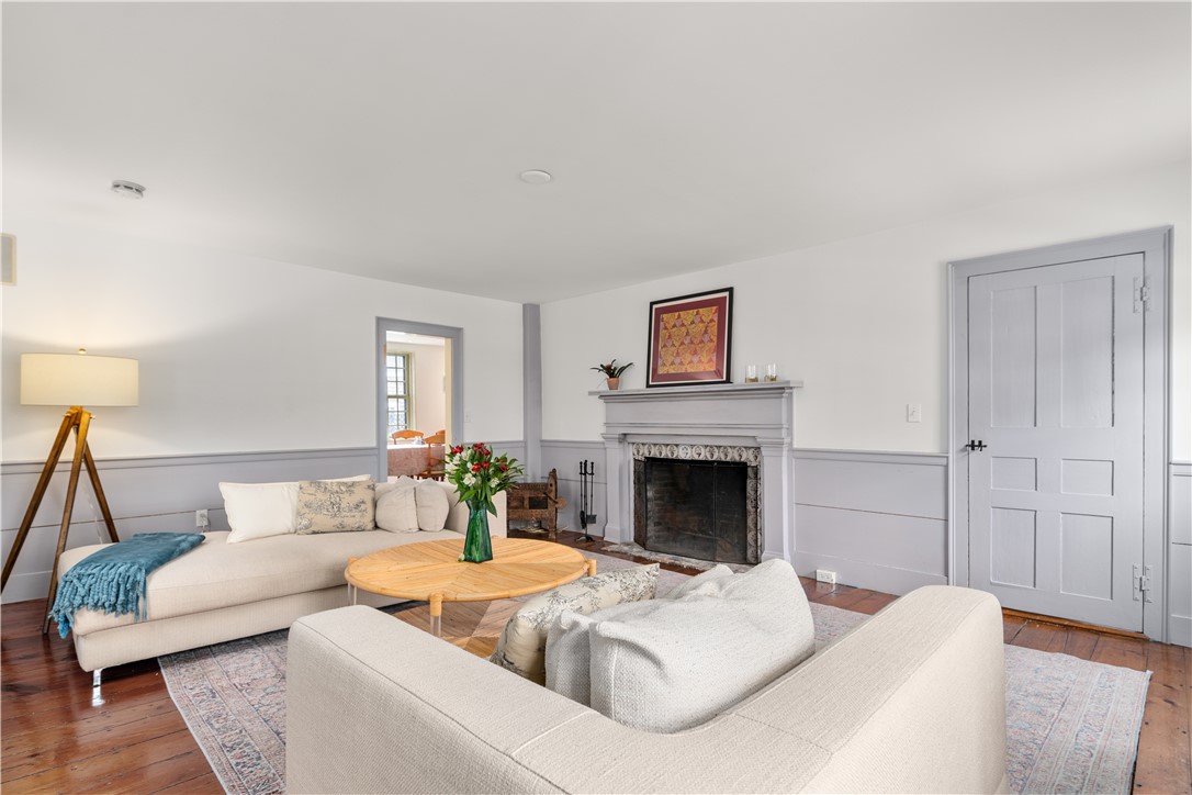 16 Bridge Street Newport, RI 02840 - Photo 14 of 31