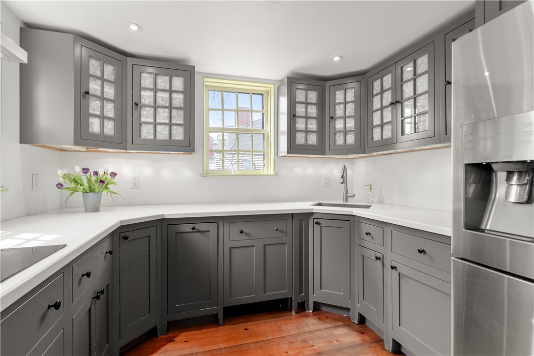 16 Bridge Street Newport, RI 02840 - Photo 16 of 31