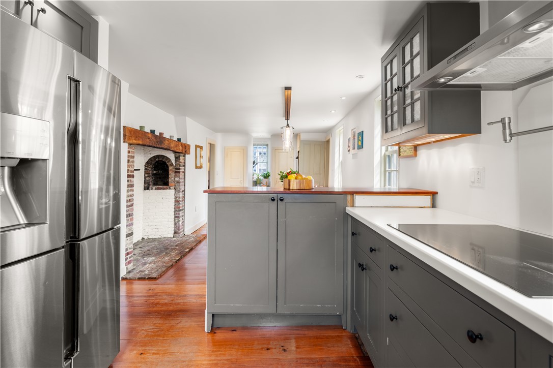 16 Bridge Street Newport, RI 02840 - Photo 17 of 31