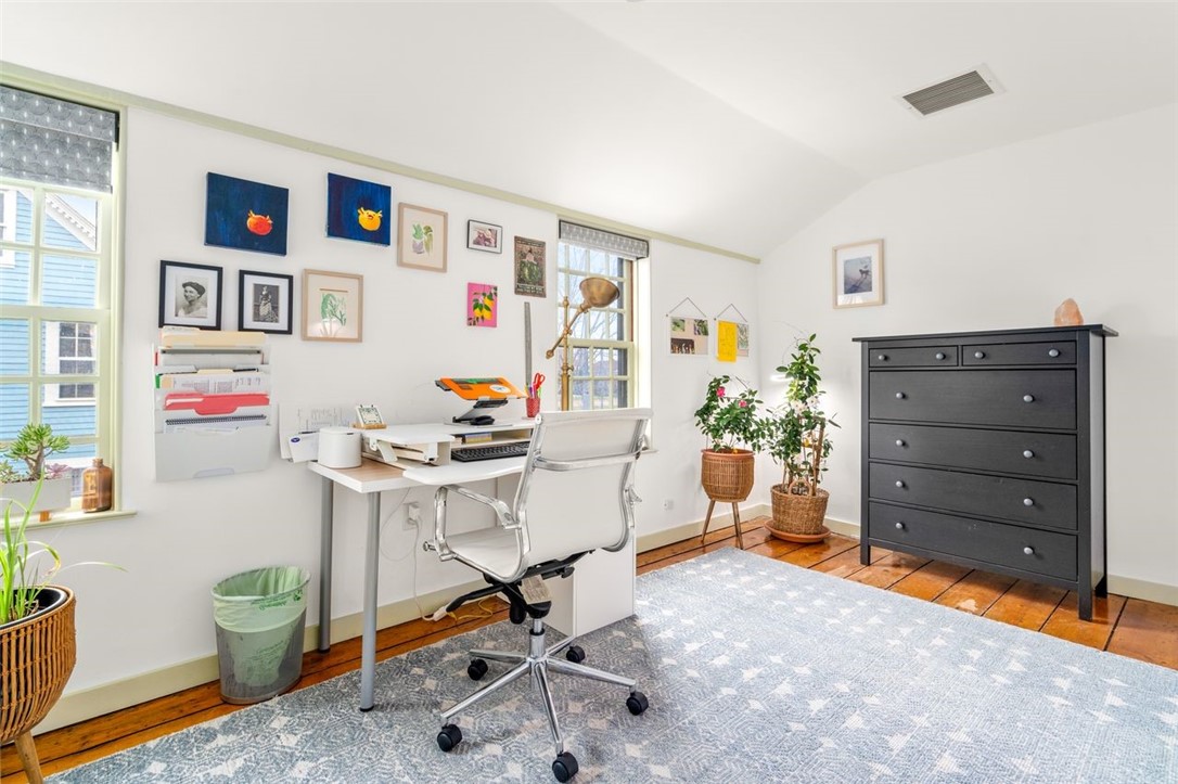 16 Bridge Street Newport, RI 02840 - Photo 22 of 31