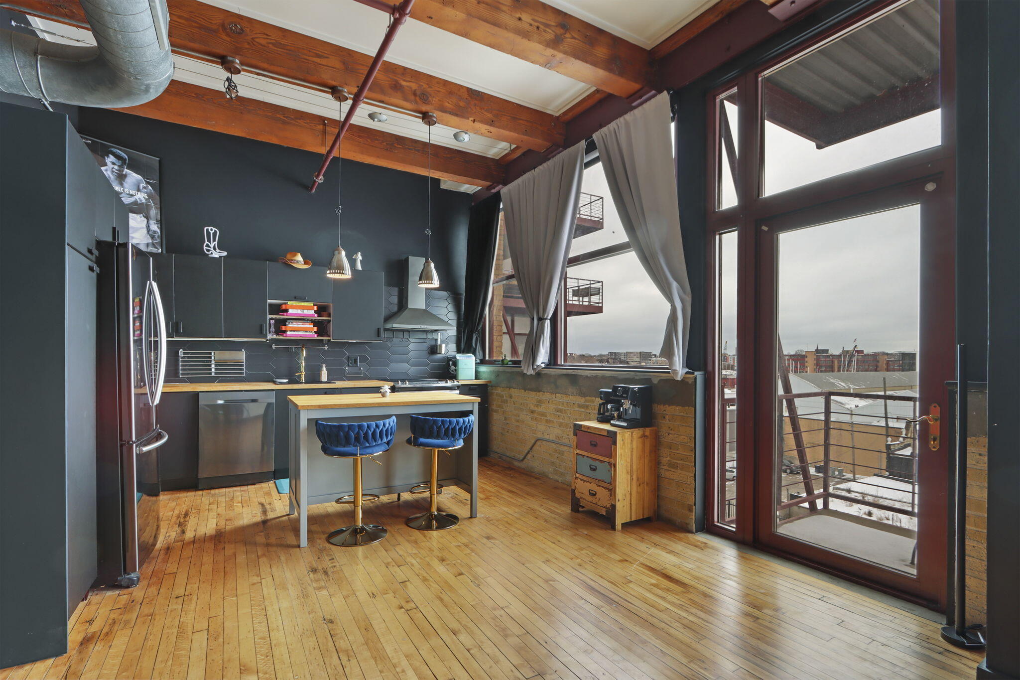 215 West Maple Street, Unit 307 Milwaukee, WI 53204 - Photo 4 of 16 soothing Urban tone