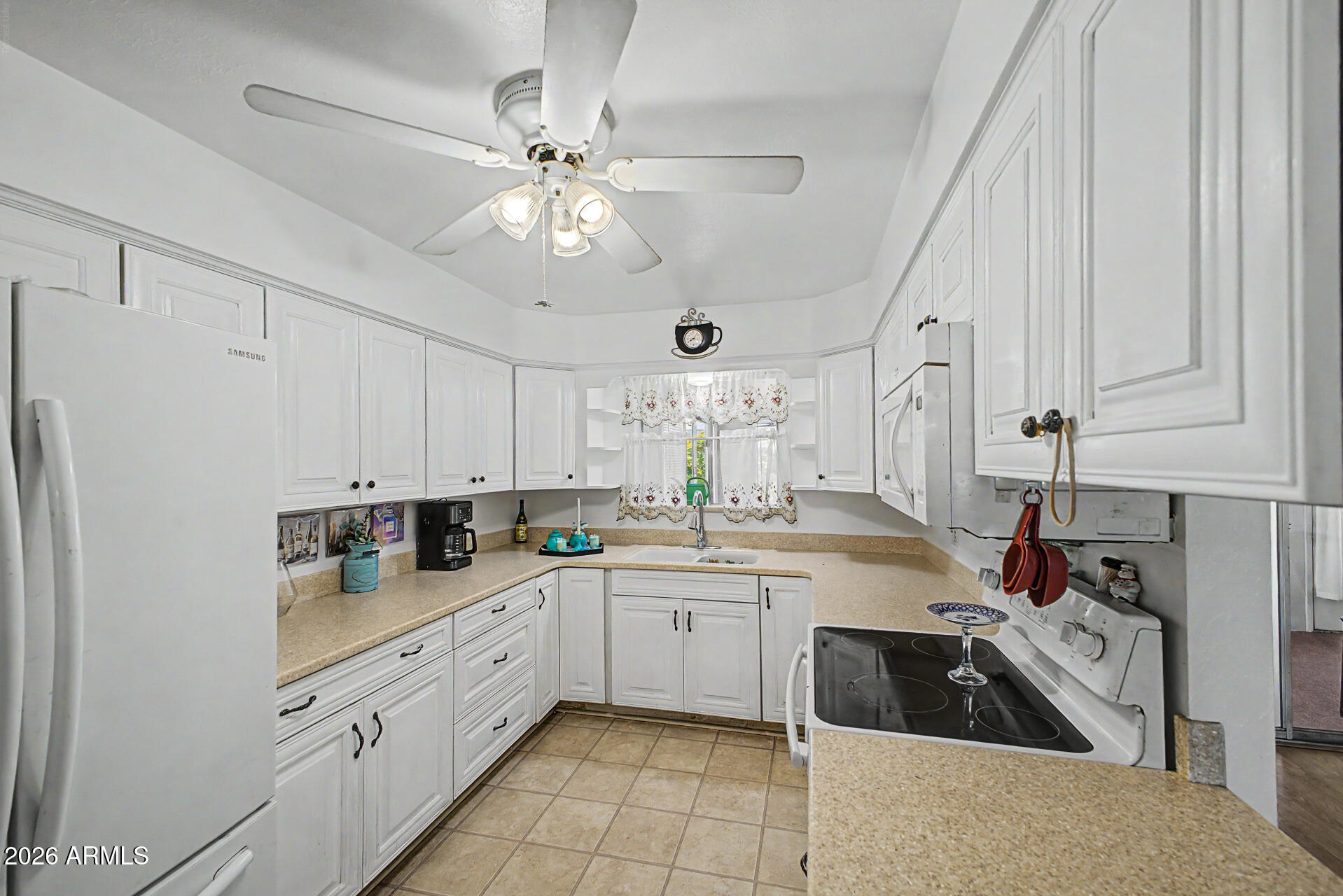 5519 Casper Road Mesa, AZ 85205 - Photo 7 of 37
