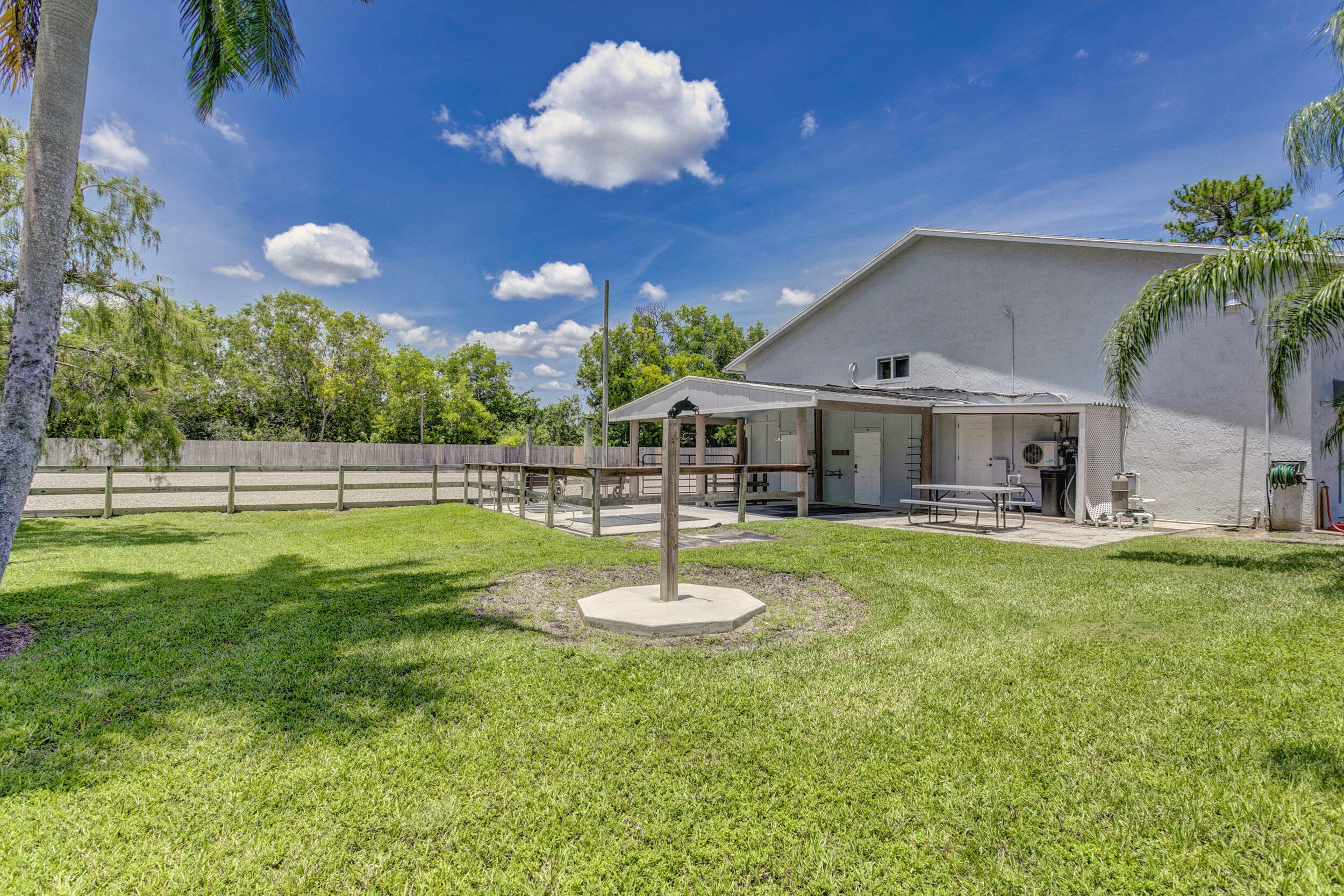 13025 Compton Road Loxahatchee Groves, FL 33470 - Photo 65 of 73 11 - Barn 29