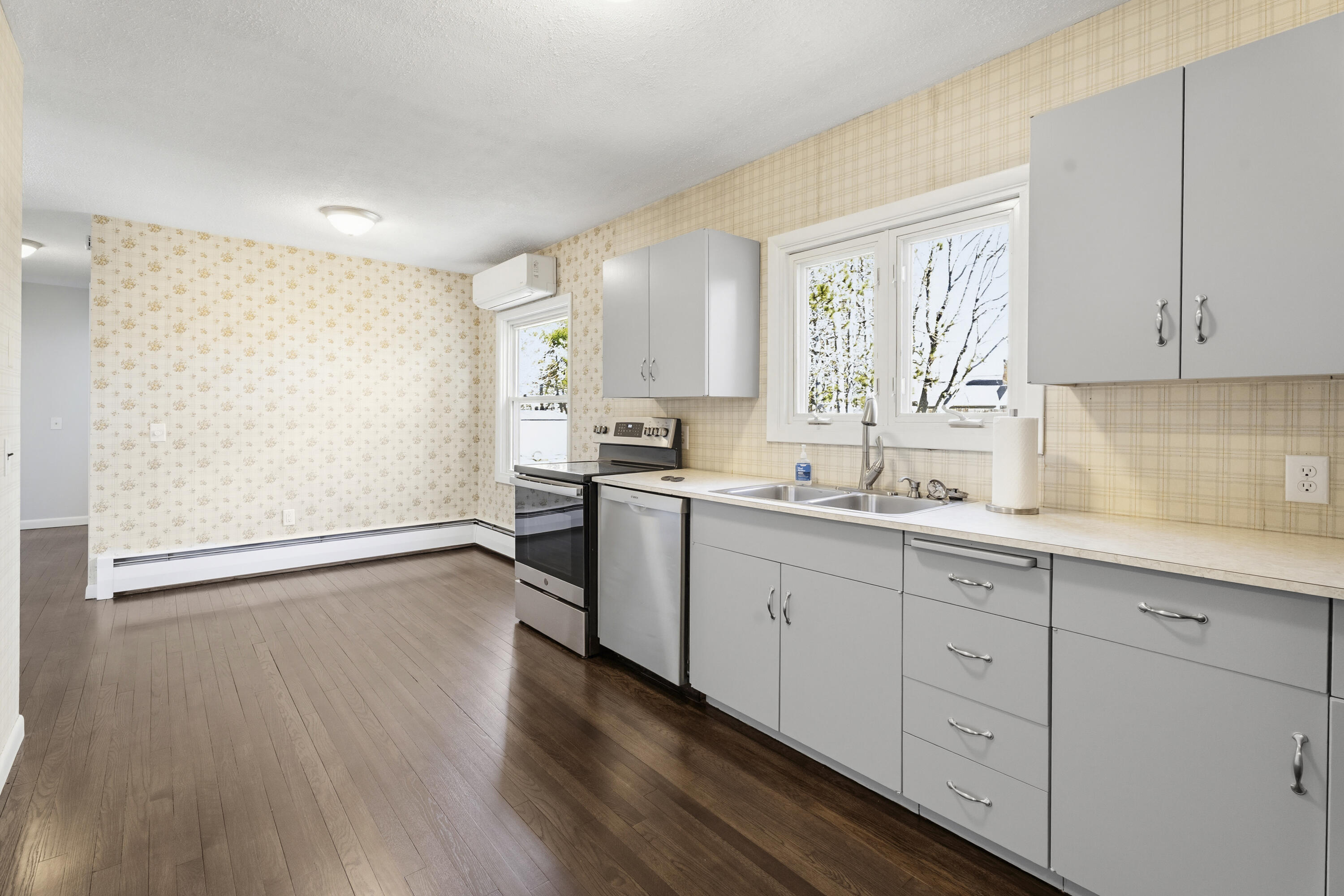 12 Sunset Drive Orono, ME 04473 - Photo 8 of 53 DSC05761