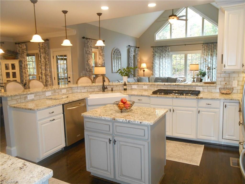 5006 Robdot Drive Oak Ridge, NC 27310 - Photo 3 of 30