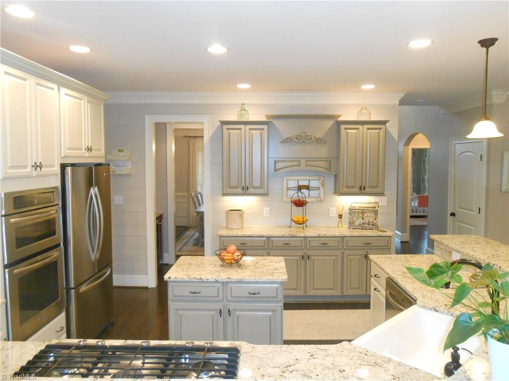 5006 Robdot Drive Oak Ridge, NC 27310 - Photo 4 of 30