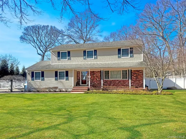 $1,189,000 | 14 Hillside Avenue, St. James, NY 11780