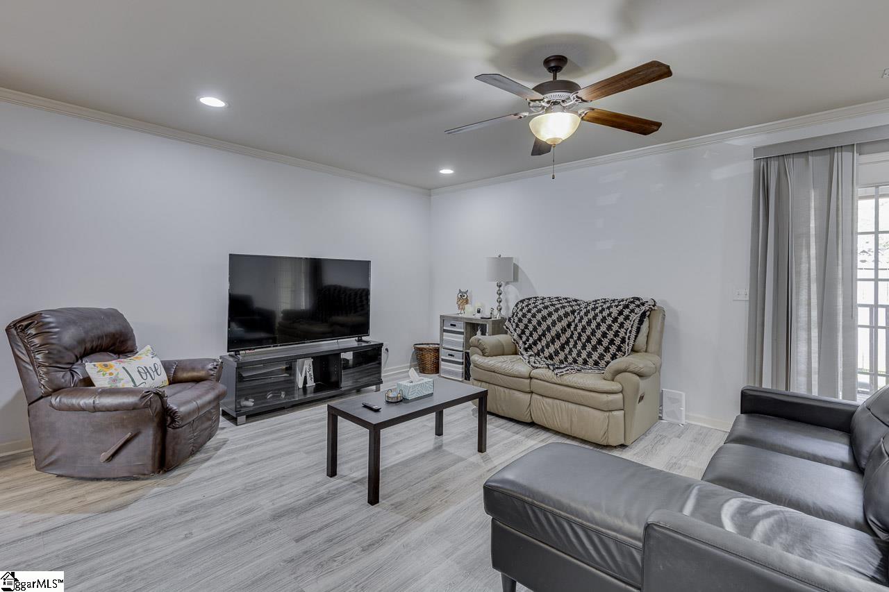 1122 East Lee Road Taylors, SC 29687 - Photo 15 of 31 Gallery Image 15