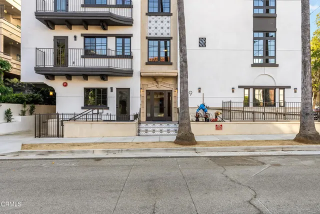 $758,000 | 139 South Oak Knoll Avenue, Unit 102, Pasadena, CA 91101