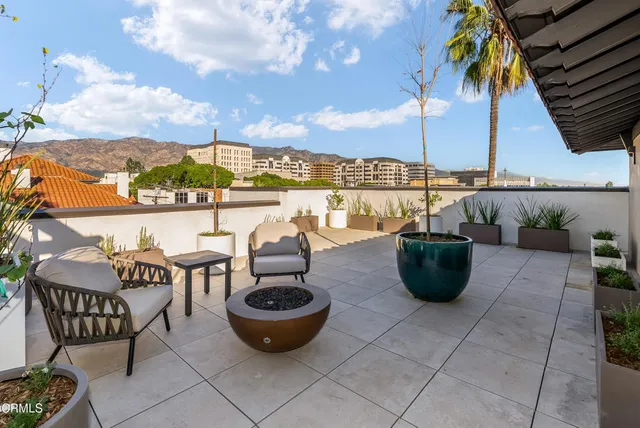 $758,000 | 139 South Oak Knoll Avenue, Unit 102, Pasadena, CA 91101