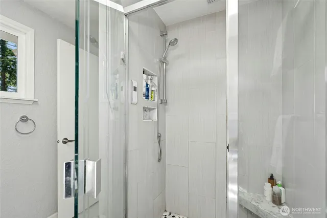 $1,550,000 | 18945 Northeast 20th Court, Redmond, WA 98052