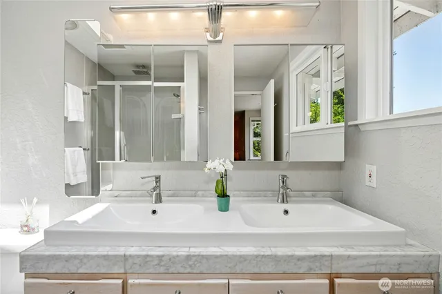 $1,550,000 | 18945 Northeast 20th Court, Redmond, WA 98052