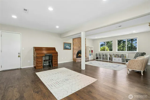 $1,550,000 | 18945 Northeast 20th Court, Redmond, WA 98052