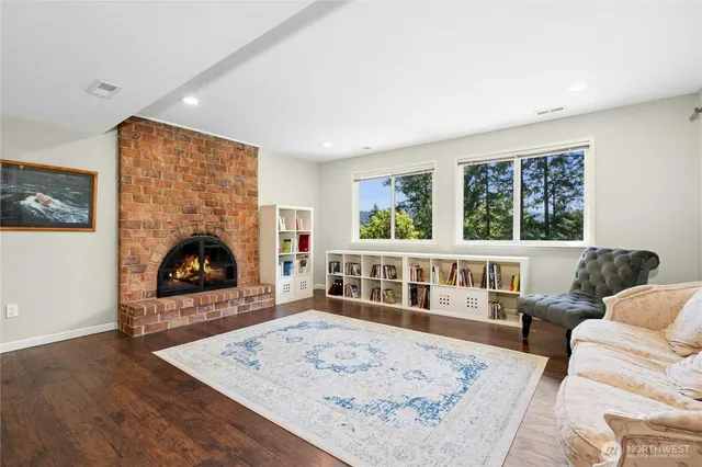 $1,550,000 | 18945 Northeast 20th Court, Redmond, WA 98052