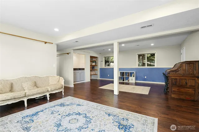 $1,550,000 | 18945 Northeast 20th Court, Redmond, WA 98052