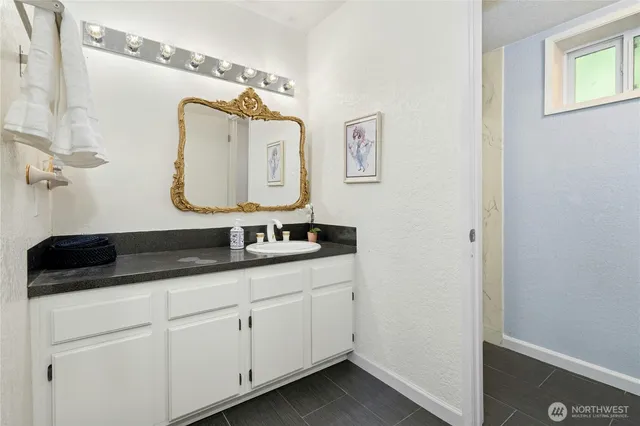 $1,550,000 | 18945 Northeast 20th Court, Redmond, WA 98052