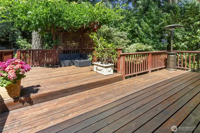 $1,550,000 | 18945 Northeast 20th Court, Redmond, WA 98052