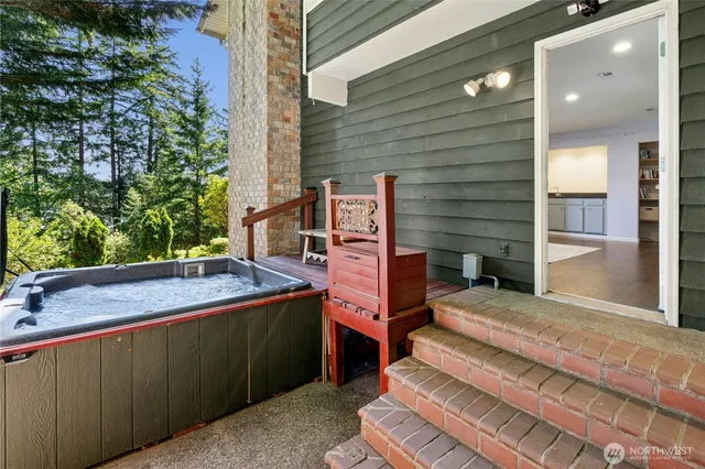 $1,550,000 | 18945 Northeast 20th Court, Redmond, WA 98052