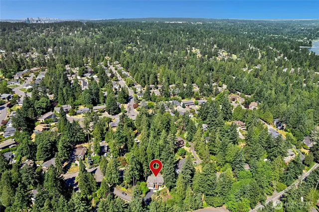 $1,550,000 | 18945 Northeast 20th Court, Redmond, WA 98052
