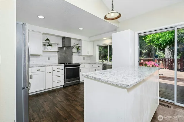 $1,550,000 | 18945 Northeast 20th Court, Redmond, WA 98052