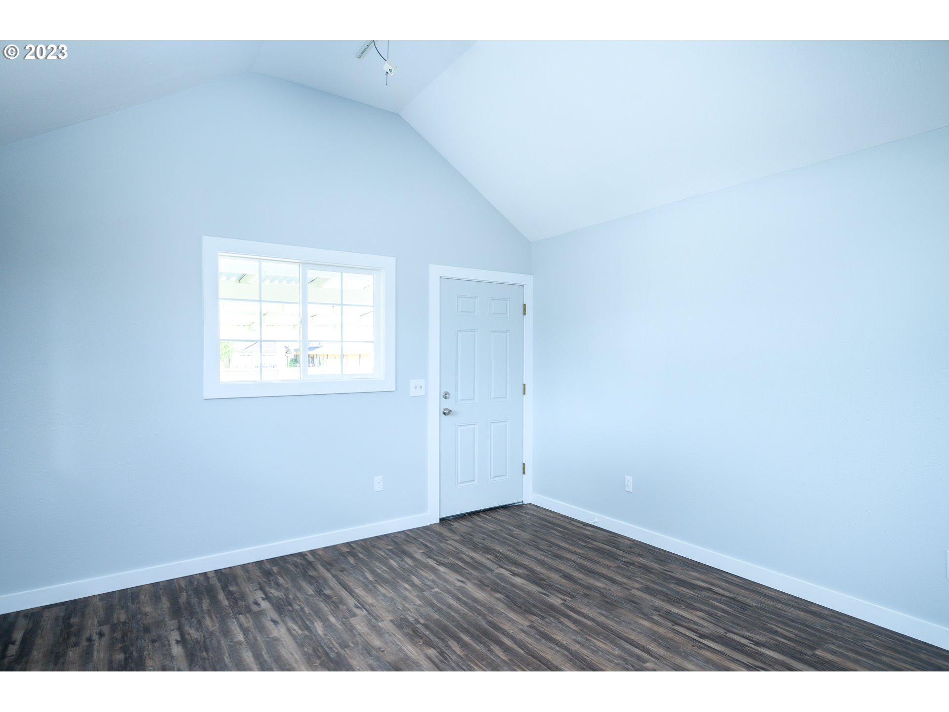 23554 Northeast Sunnycrest Road Newberg, OR 97132 - Photo 11 of 48 Family Room