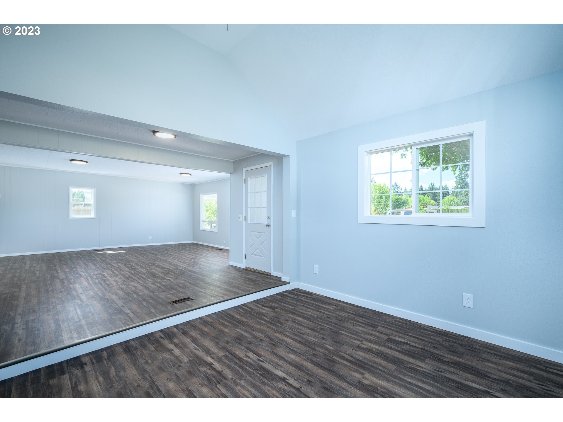 23554 Northeast Sunnycrest Road Newberg, OR 97132 - Photo 23 of 48 Family Room