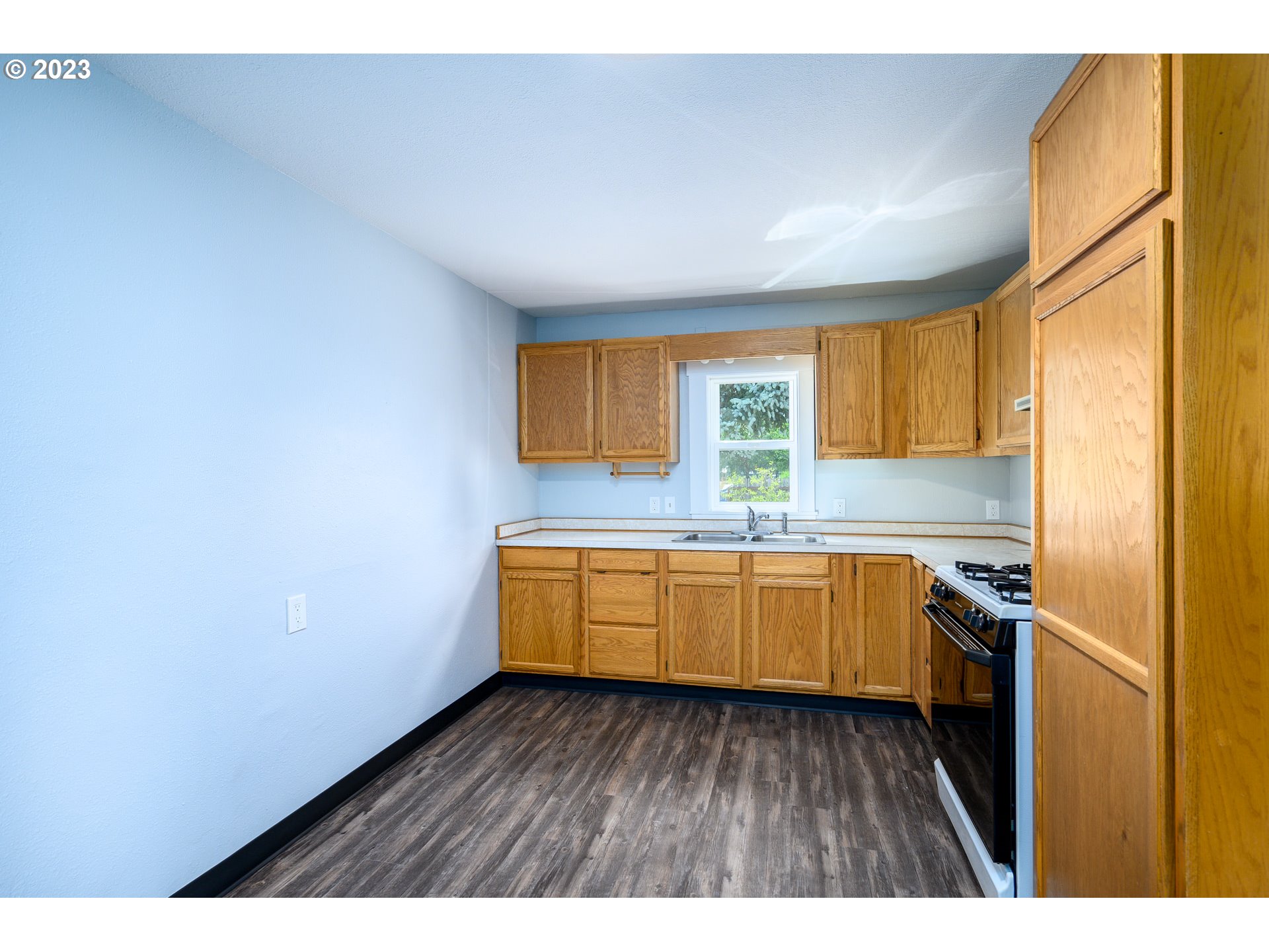 23554 Northeast Sunnycrest Road Newberg, OR 97132 - Photo 8 of 48 Gallery Image 8