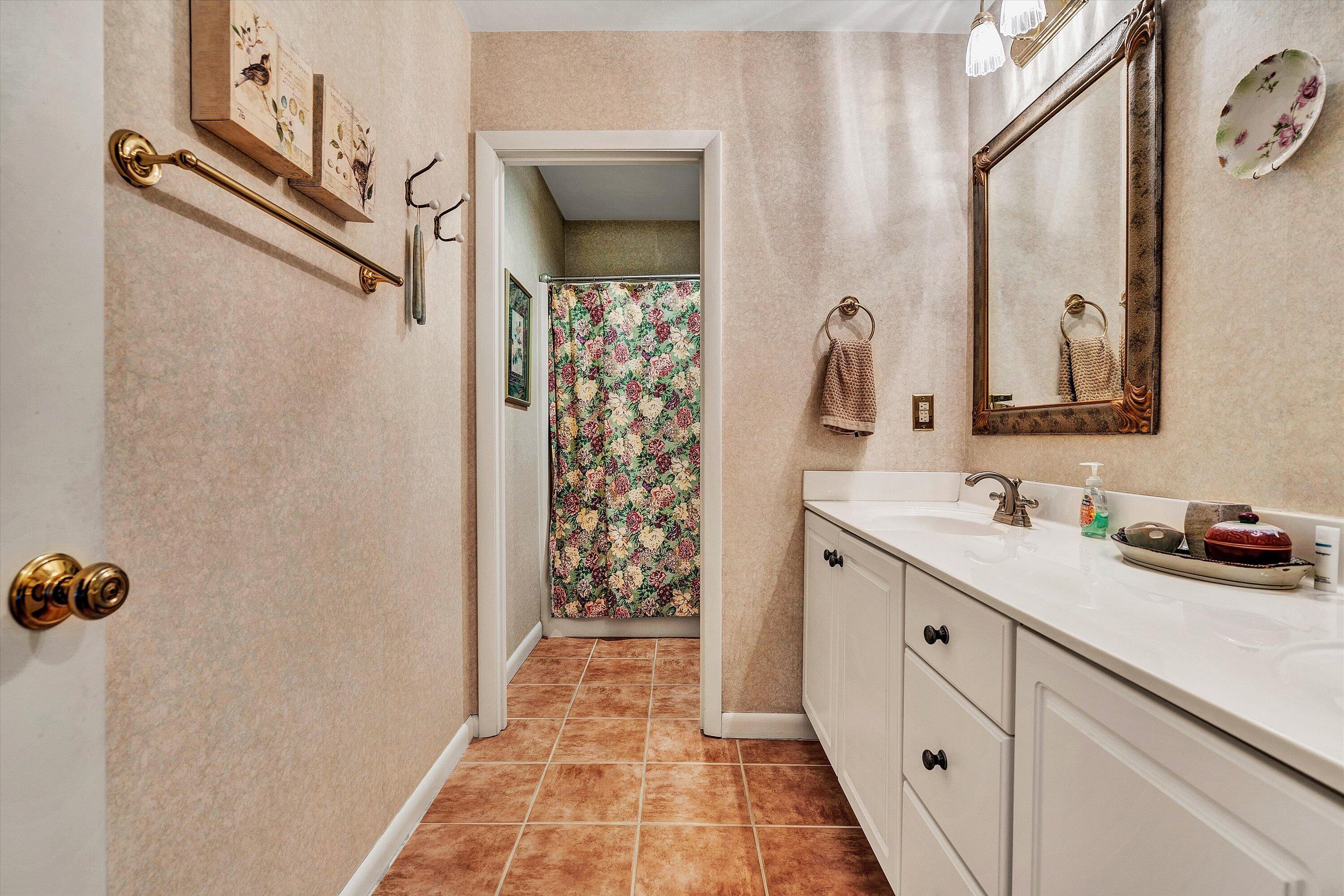 6960 Sugar Rum Ridge Road Roanoke, VA 24018 - Photo 16 of 41 16-DSC08366