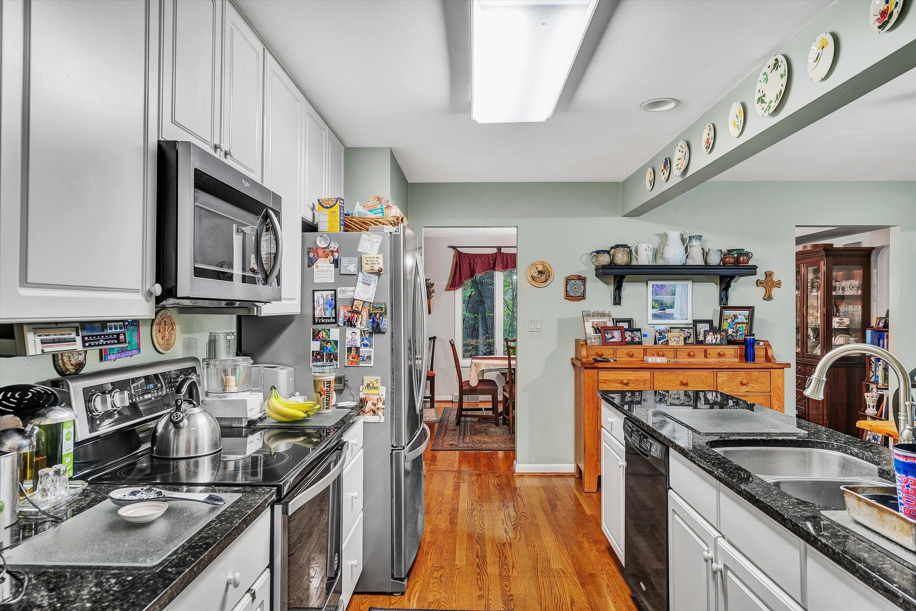 6960 Sugar Rum Ridge Road Roanoke, VA 24018 - Photo 4 of 41 04-DSC08312