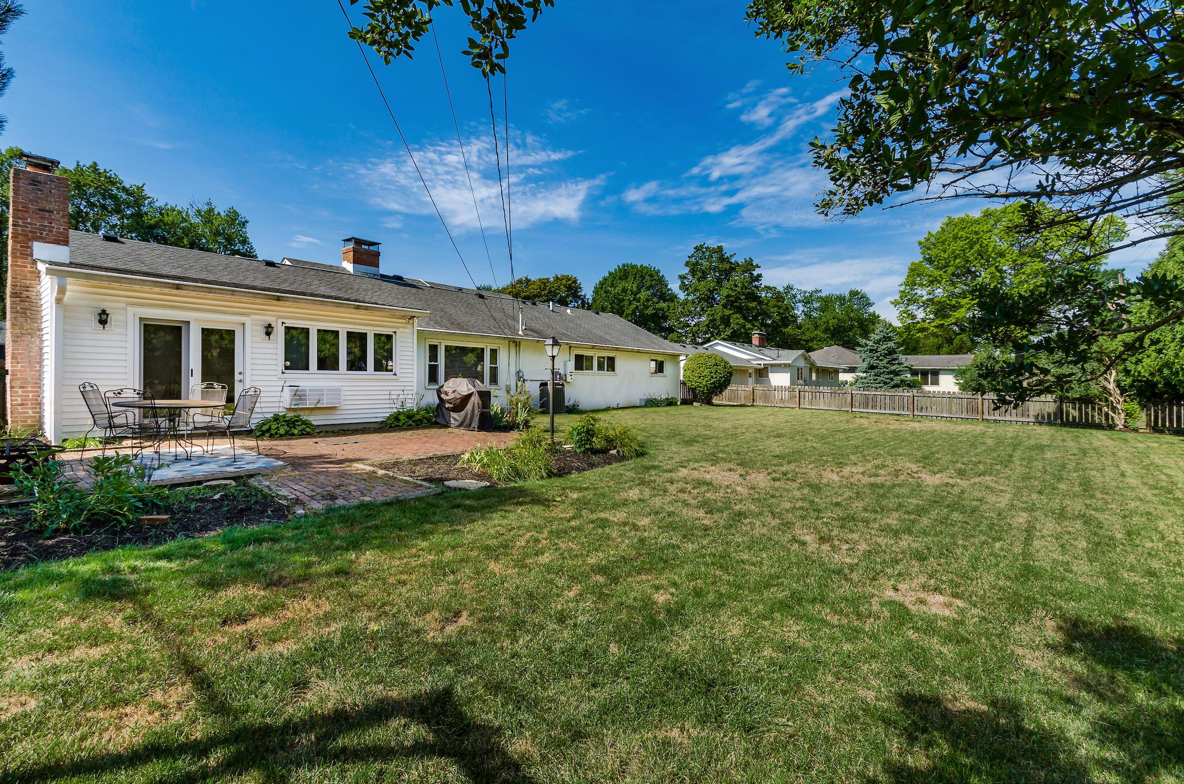 2088 Haviland Road Columbus, OH 43220 - Photo 29 of 33