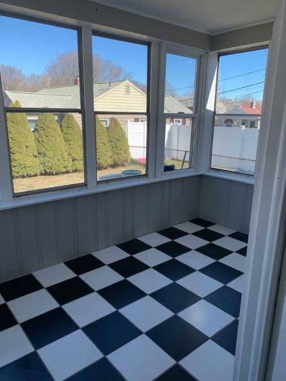 27 Metropolitan Road Providence, RI 02908 - Photo 8 of 27 Gallery Image 8