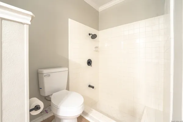 $2,300 | 16817 Brookwood, San Antonio, TX 78248