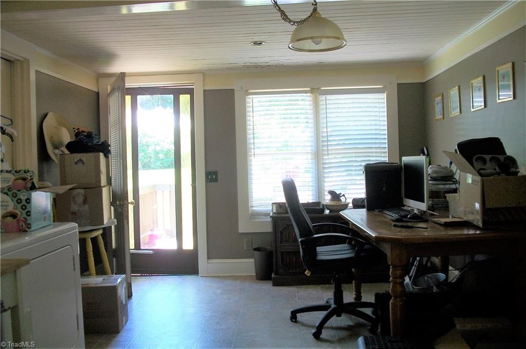 6056 Hampton Road Clemmons, NC 27012 - Photo 3 of 20 Gallery Image 3