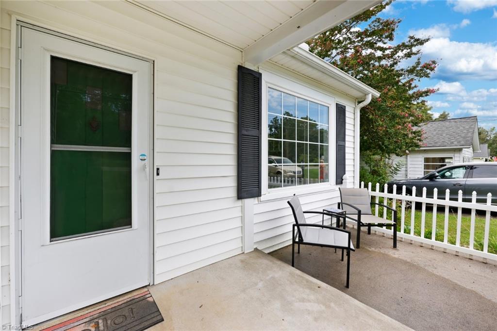 3806 Robinhood Road Winston-Salem, NC 27106 - Photo 5 of 33 Gallery Image 5