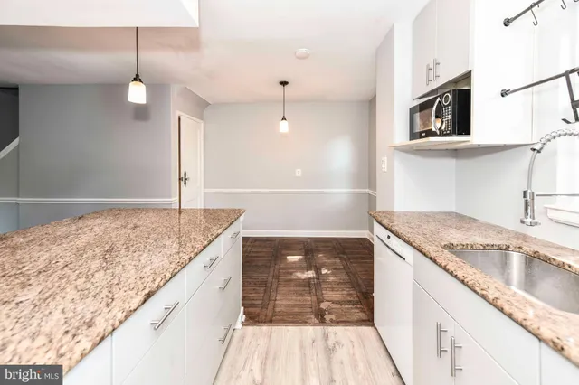 $2,900 | 3210 9th Street South, Arlington, VA 22204