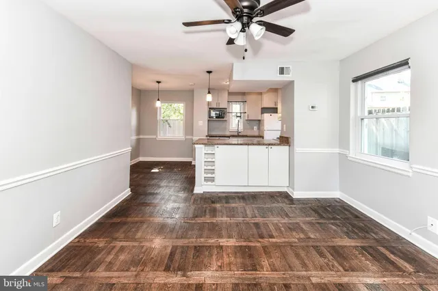 $2,900 | 3210 9th Street South, Arlington, VA 22204