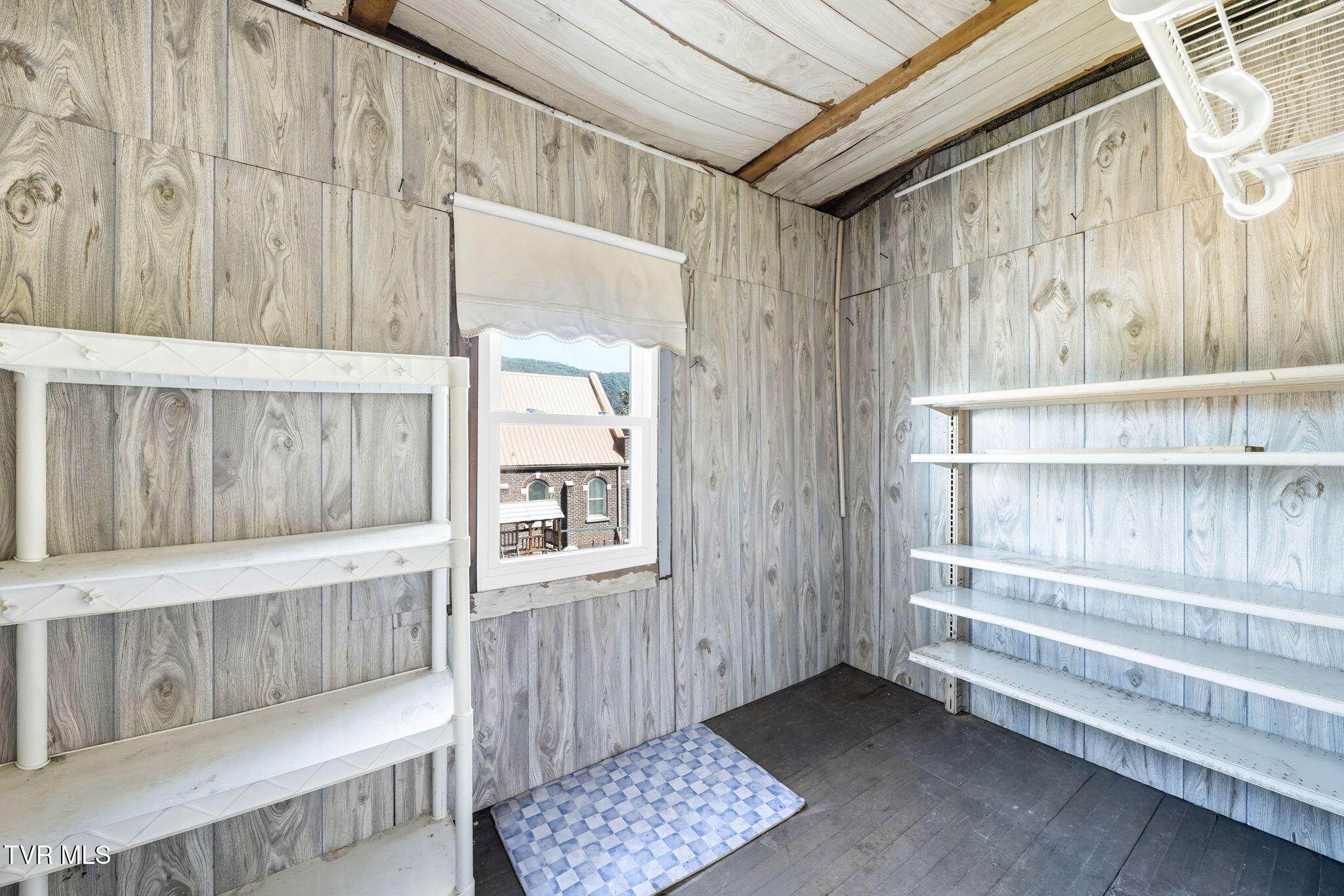 310 Pine Street Erwin, TN 37650 - Photo 17 of 23 Storage Area