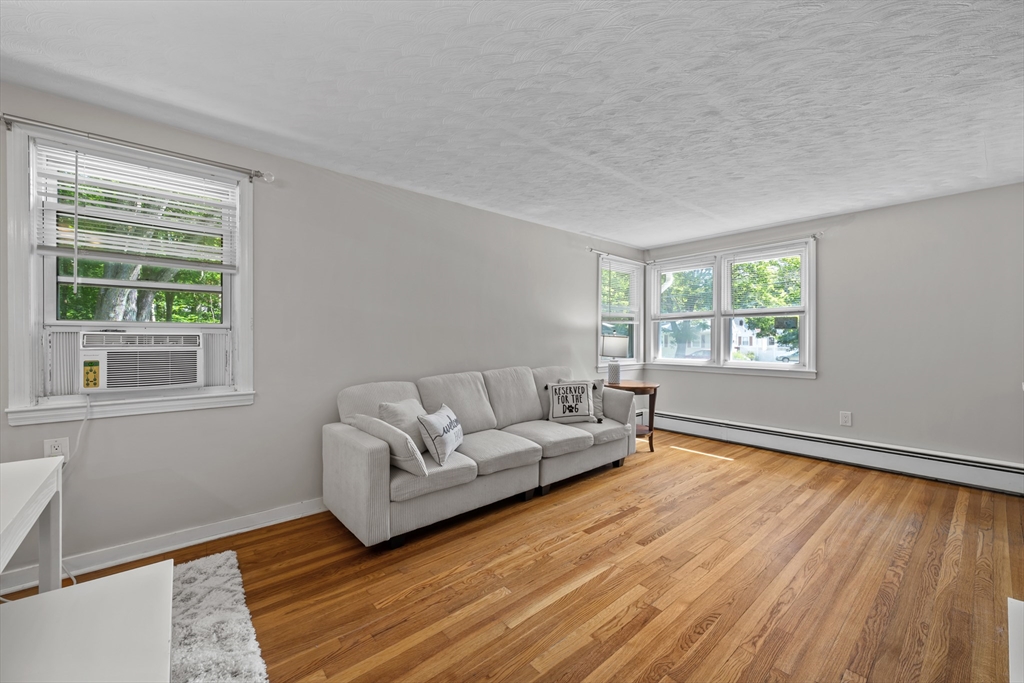 28 Greybert Lane Worcester, MA 01602 - Photo 10 of 35