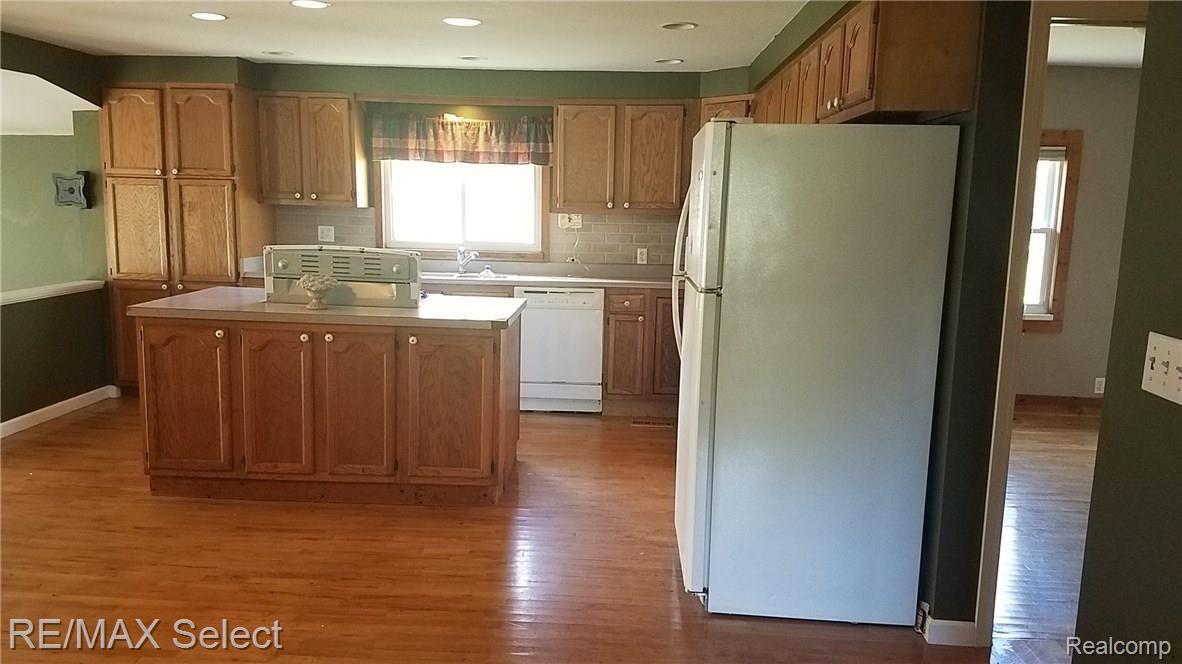 12307 Demond Road Gaines, MI 48436 - Photo 5 of 19 20171003_104920.jpg
